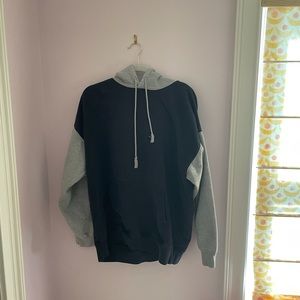 Brandy Melville/oversized hoodie